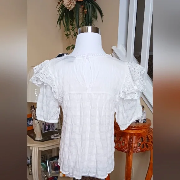 LIV Los Angeles Ruffle Sleeve Blouse. NWT White M - Picture 2 of 10